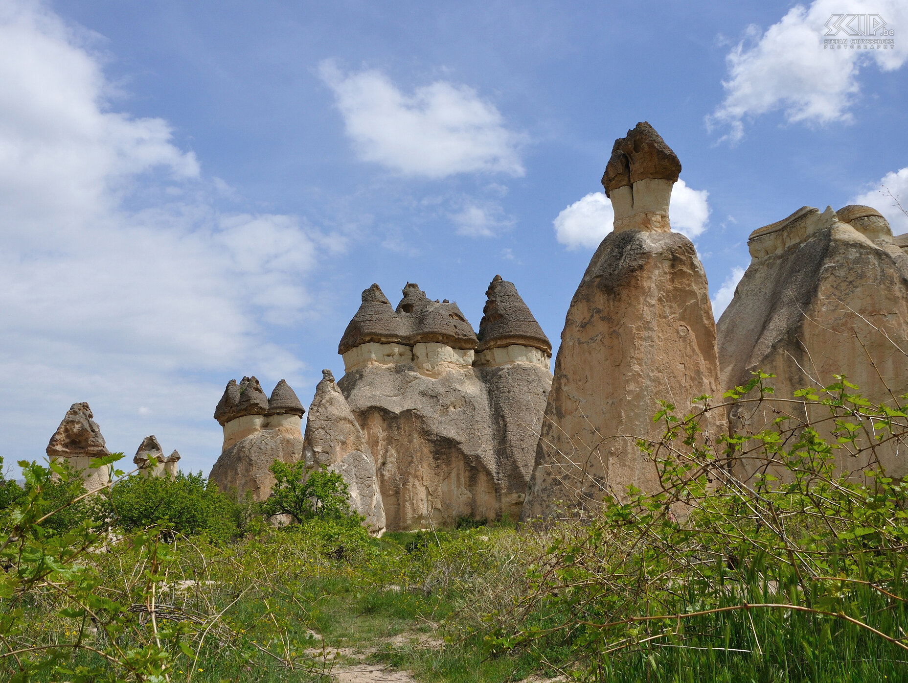 Cappadocia - Pasabag On the 5th day we walk from Çavusin to Pasabag which has beautiful fairy chimneys and some chapels. Then we visit the Zelve Open Air museum. Stefan Cruysberghs